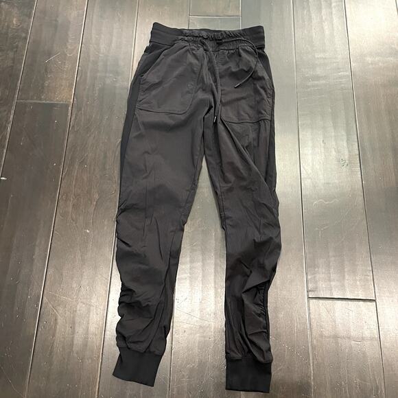 Lululemon Beyond the Studio Dance Jogger Pant Black Women's Size 4 - Picture 2 of 4
